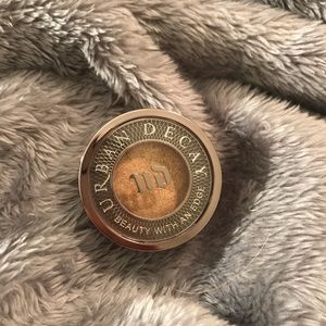 Urban decay single shadow